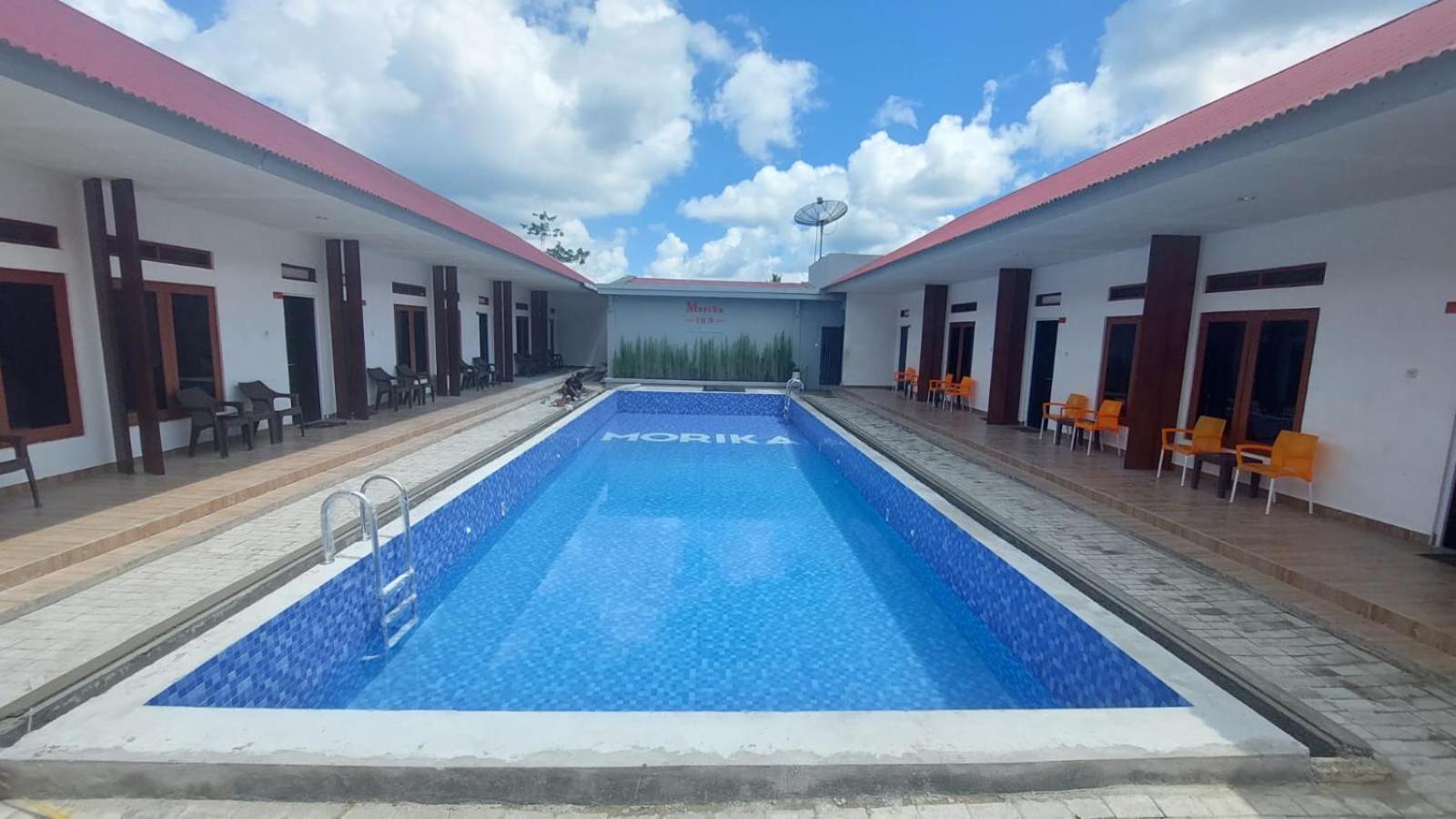 Morika Inn Waikabubak Exterior foto